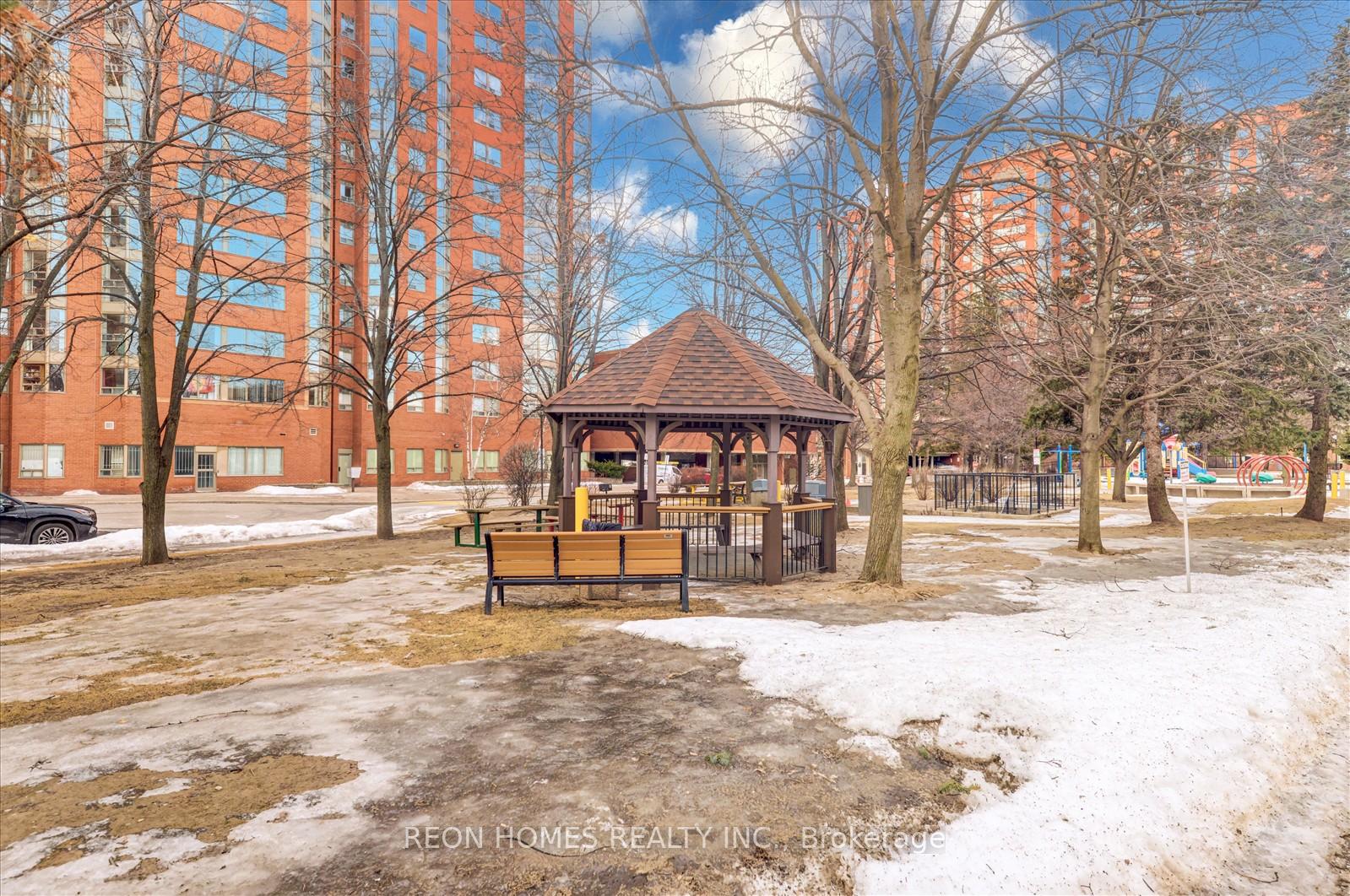 3 Bedrooms Condo at 2466 Eglinton, Toronto For sale