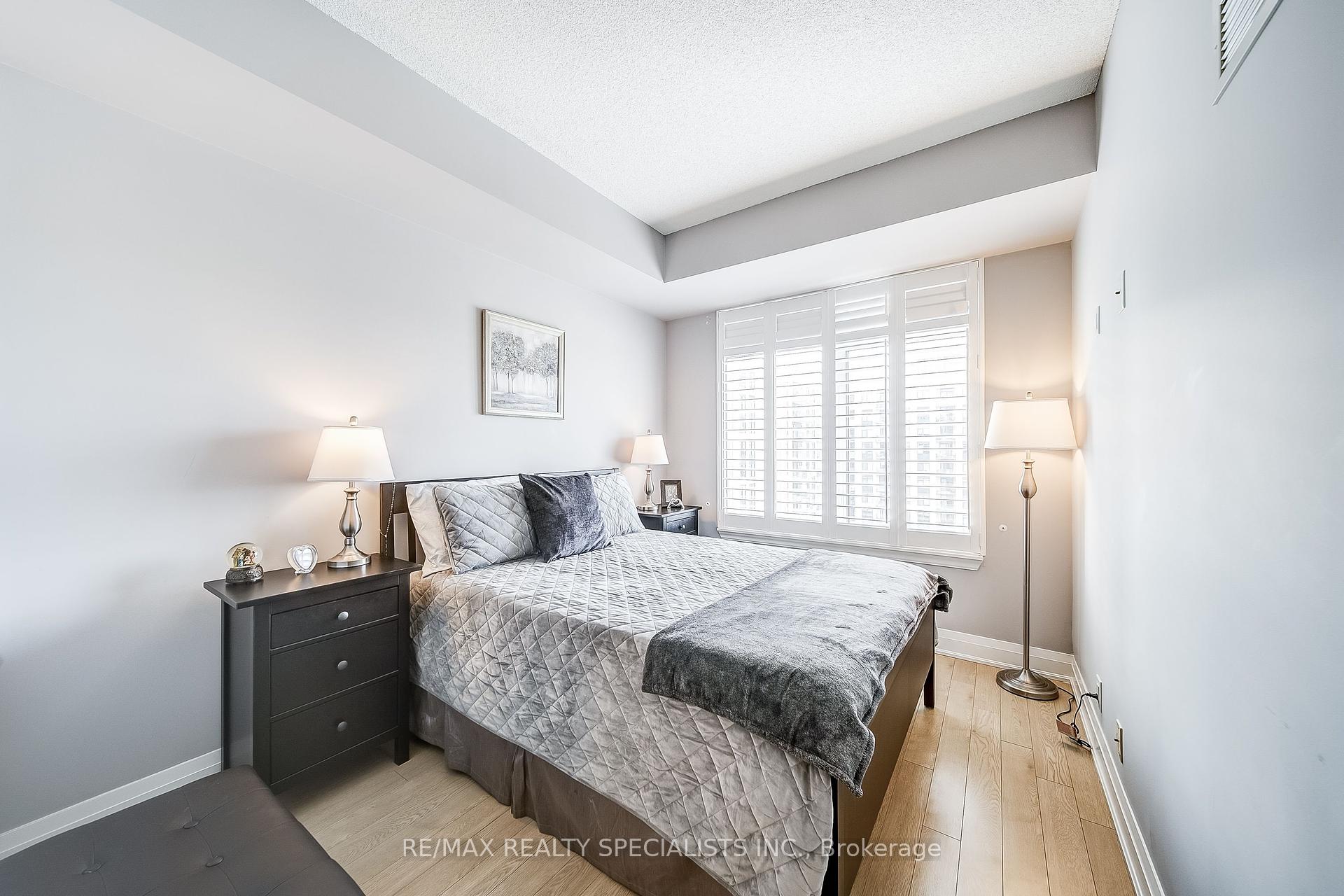 2 Bedrooms Condo at 24 Woodstream,  Vaughan For sale