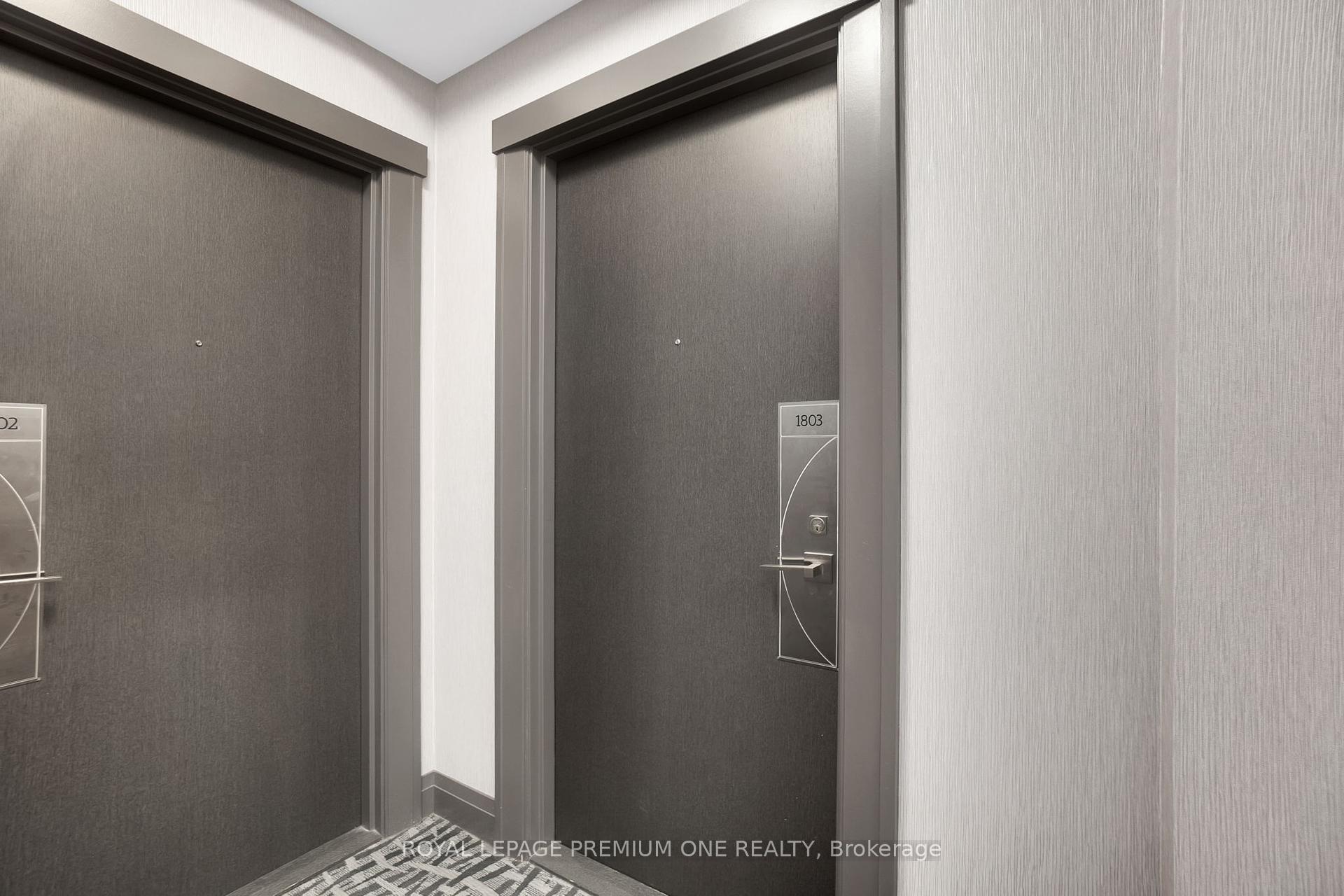 2 Bedrooms Condo at 3600 Highway 7, Vaughan For sale