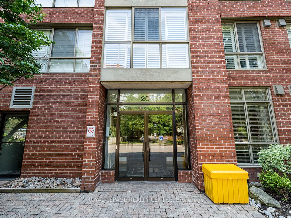 #402 - 20 Southport Street, Toronto, ON M6S 4Y8