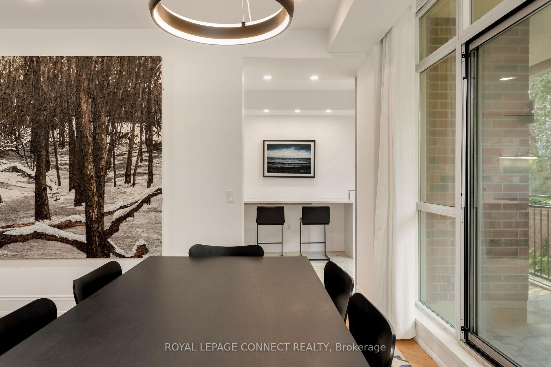 3 Bedrooms Condo at 12 Old Mill,  Toronto For sale