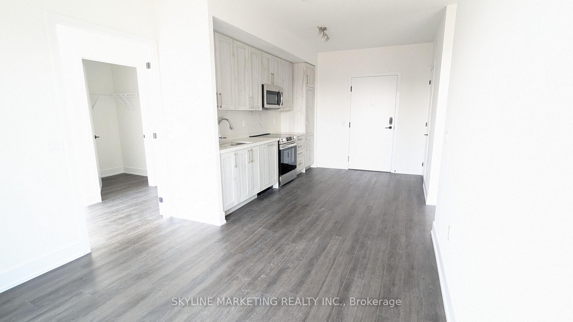 2 Bedrooms Condo at 2450 Old Bronte, Oakville For sale