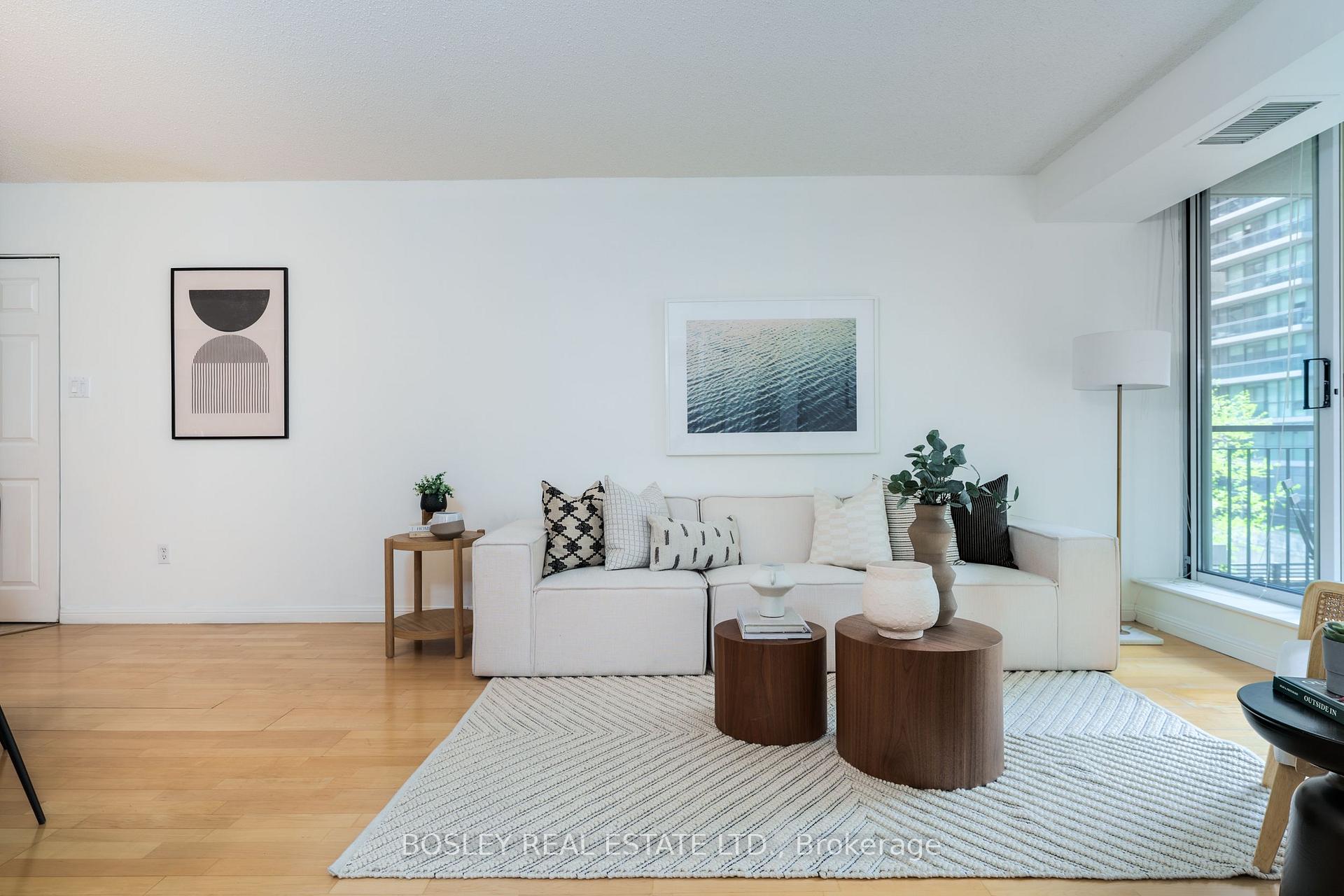 2 Bedrooms Condo at 188 Redpath, Toronto For sale