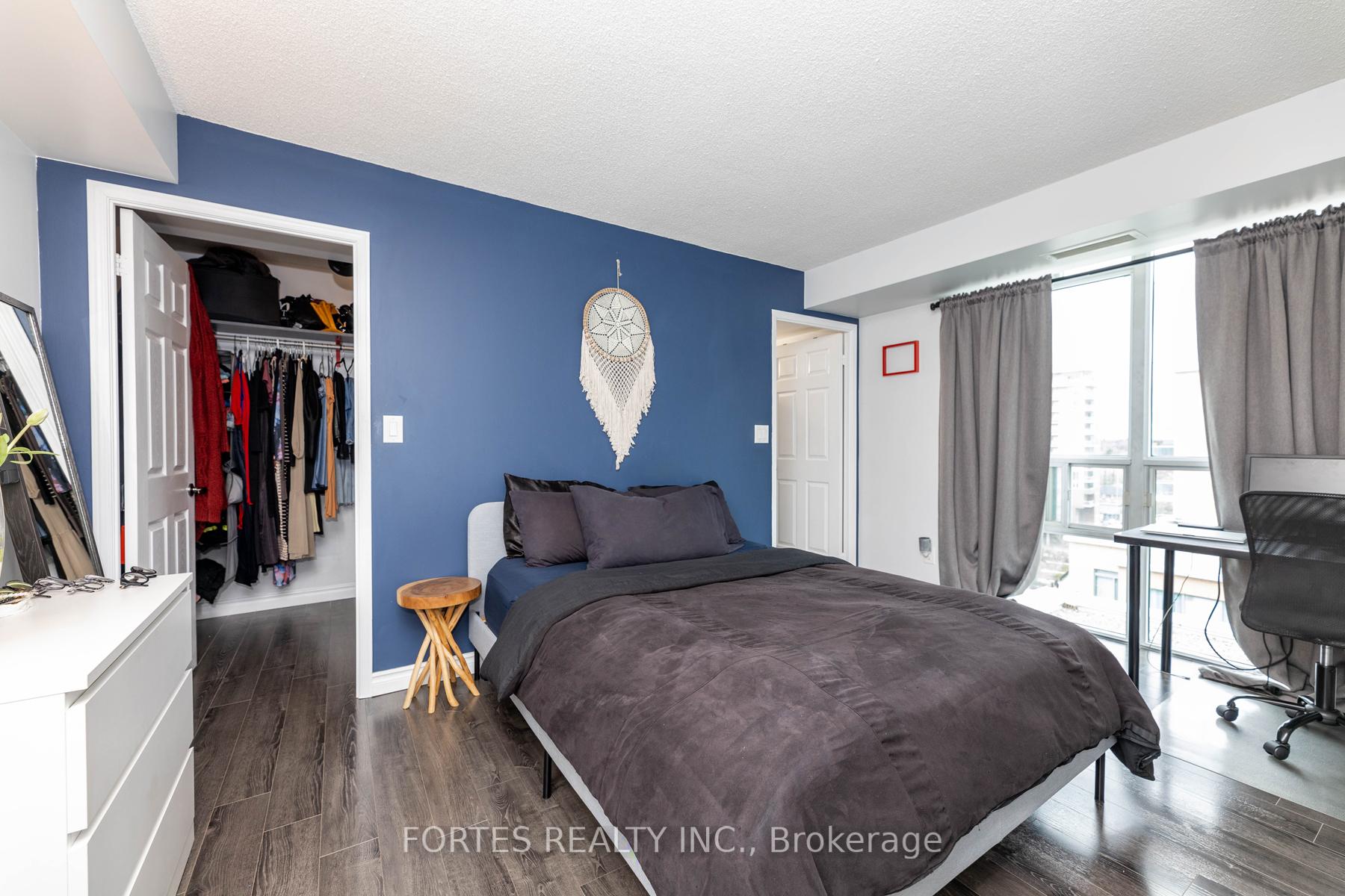 2 Bedrooms Condo at 9 Michael Power,  Toronto For sale