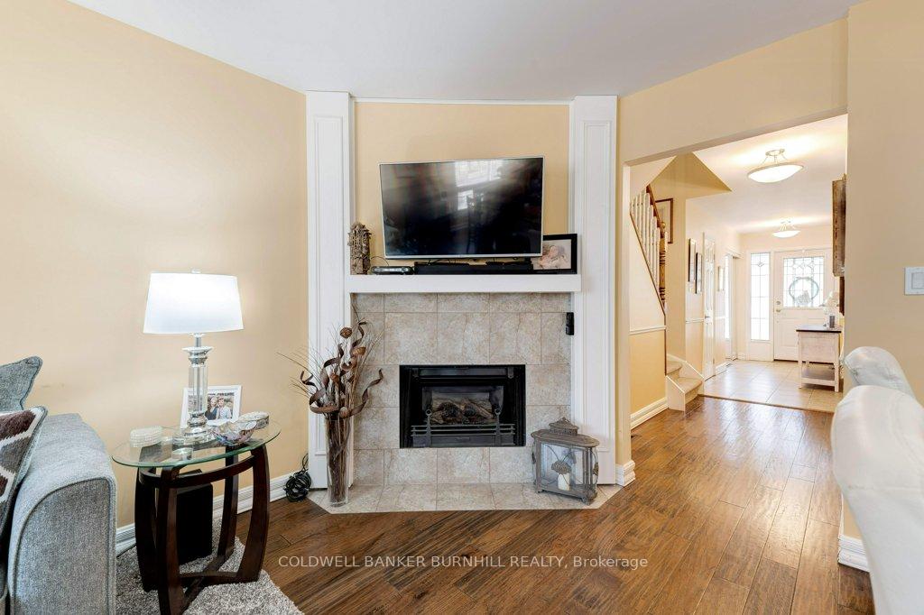 3 Bedrooms Condo at 2301 CAVENDISH,  Burlington For sale