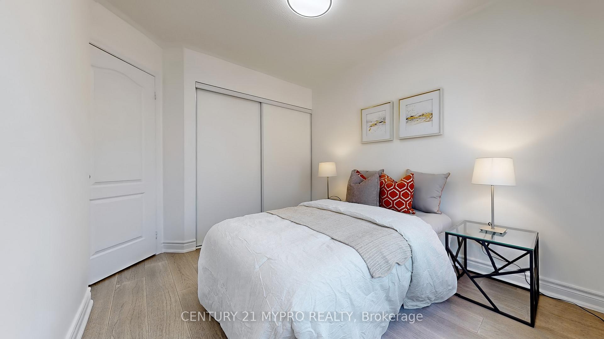 3 Bedrooms Condo at 735 New Westminster,  Vaughan For sale