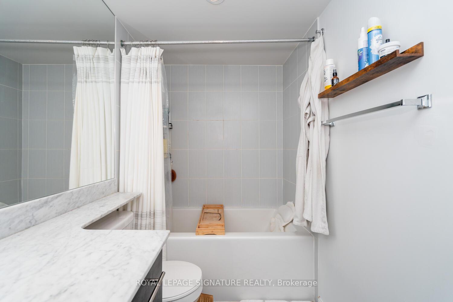 2 Bedrooms Condo at 75 East Liberty, Toronto For sale
