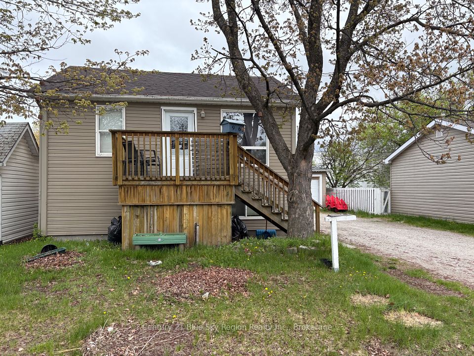 96 Nelson Avenue, North Bay, ON P1A 1Z9