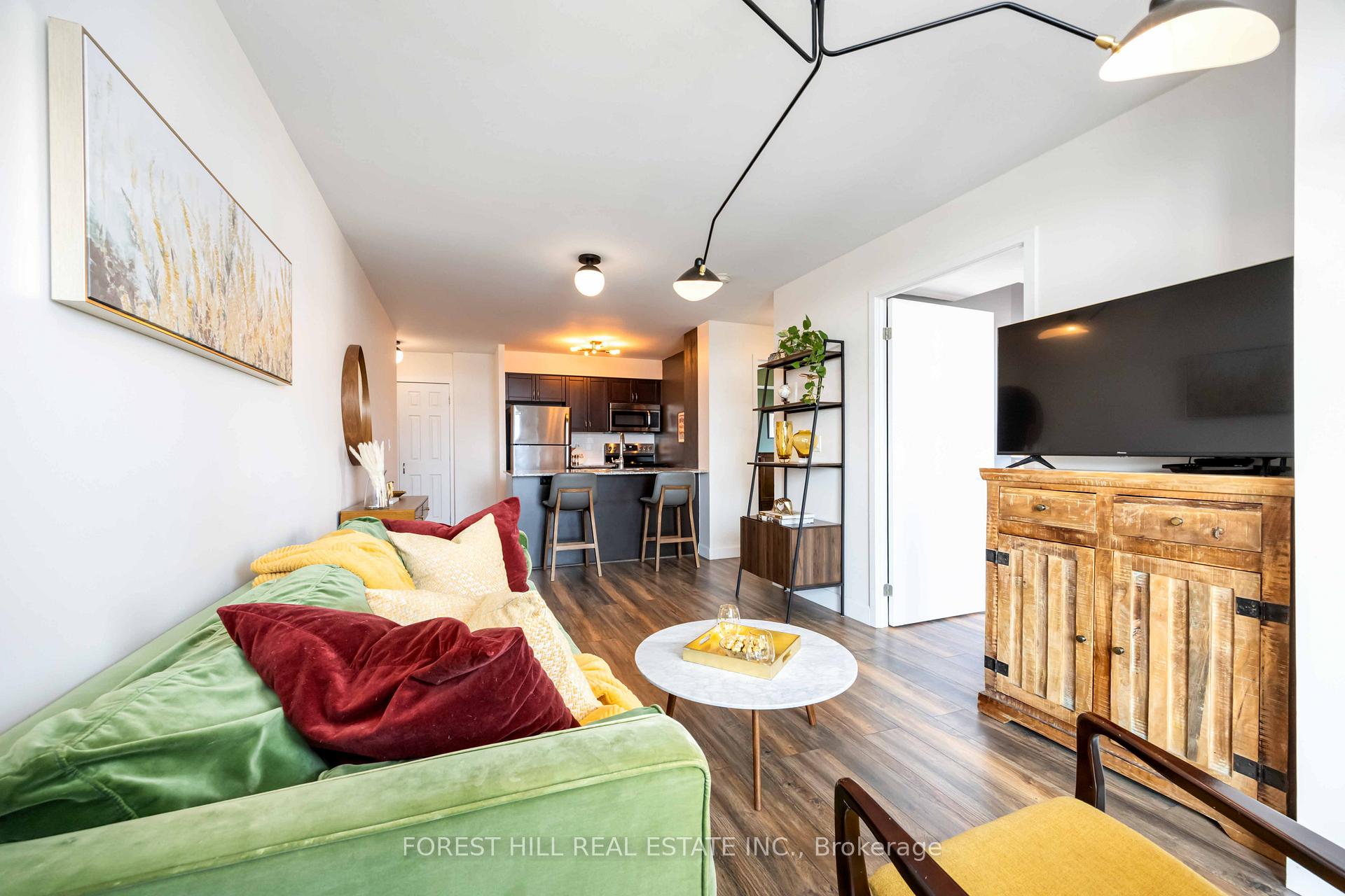 2 Bedrooms Condo at 812 Lansdowne, Toronto For sale