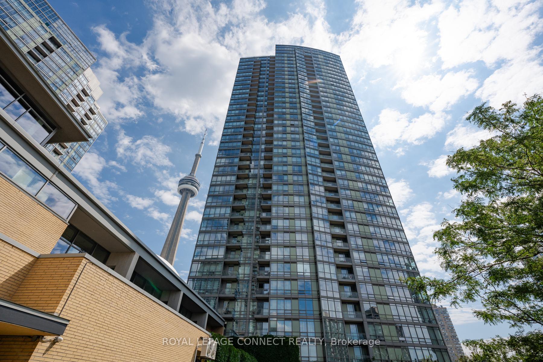 3 Bedrooms Condo at 5 Mariner, Toronto For sale