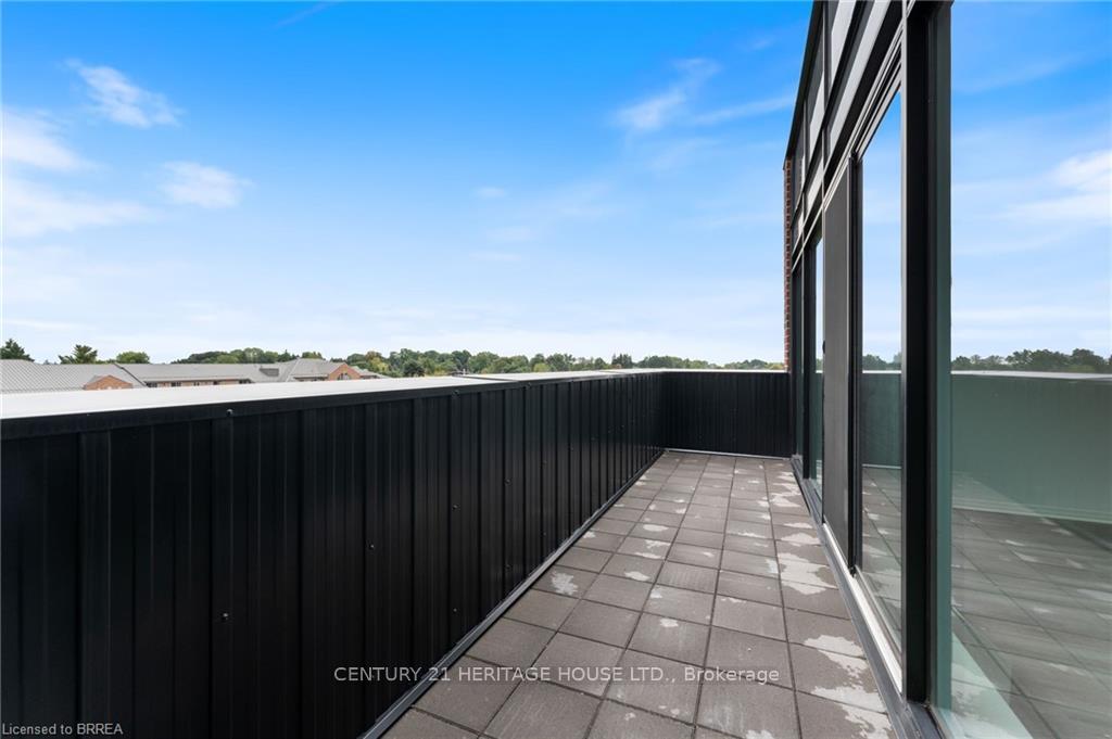 3 Bedrooms Condo at 5 Hamilton, Hamilton For sale