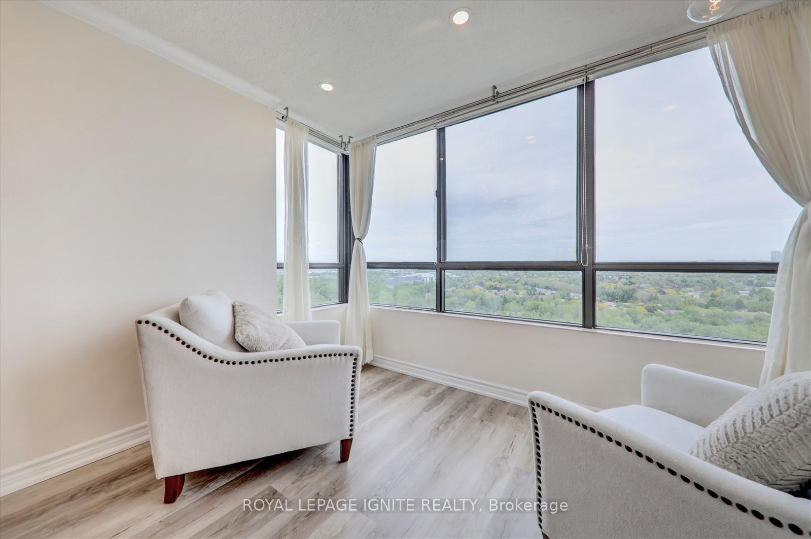 3 Bedrooms Condo at 131 Torresdale, Toronto For sale