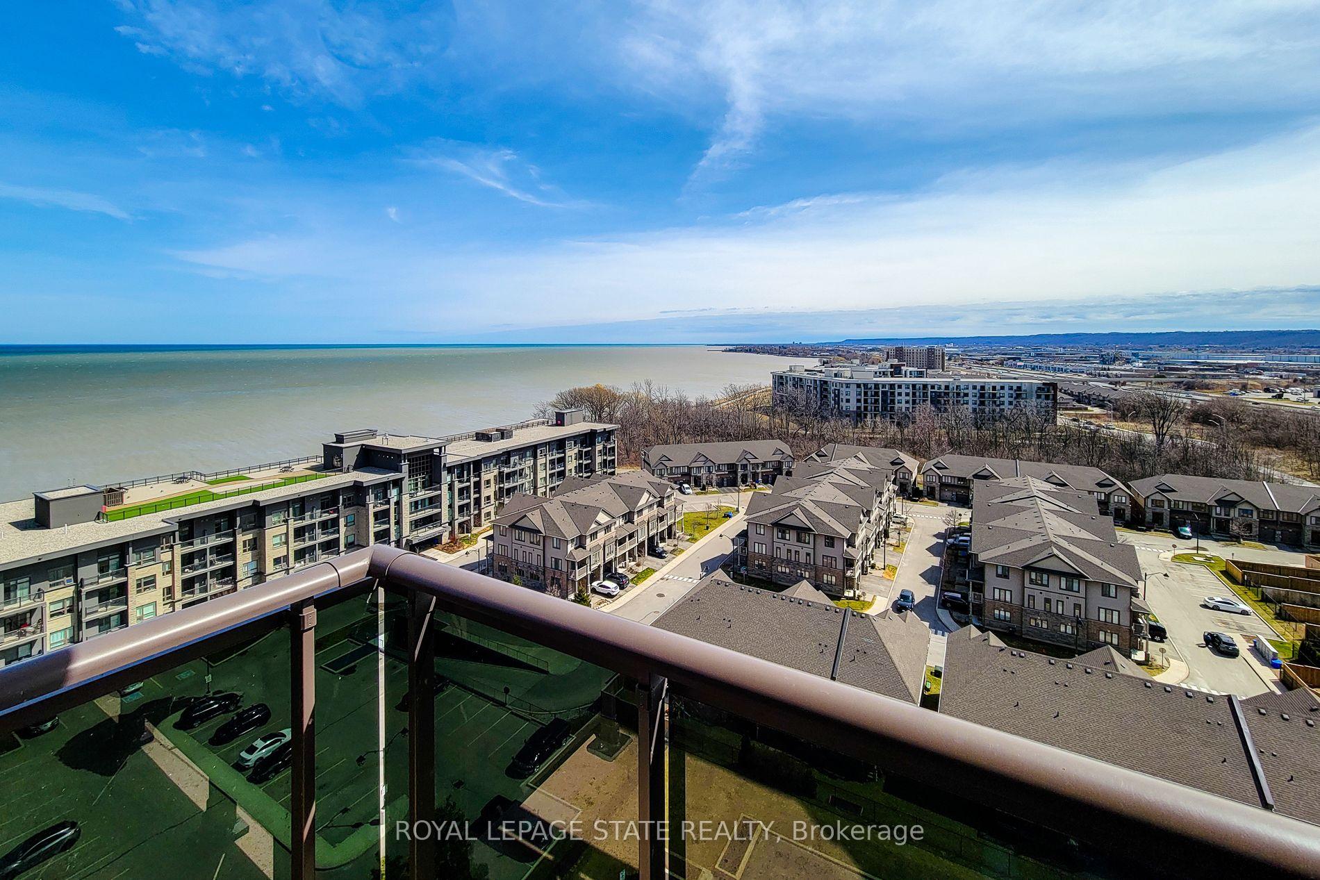 3 Bedrooms Condo at 301 Frances, Hamilton For sale