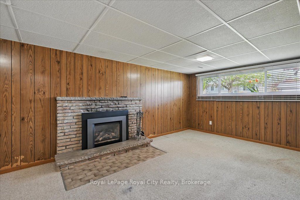 701 Castleguard Crescent