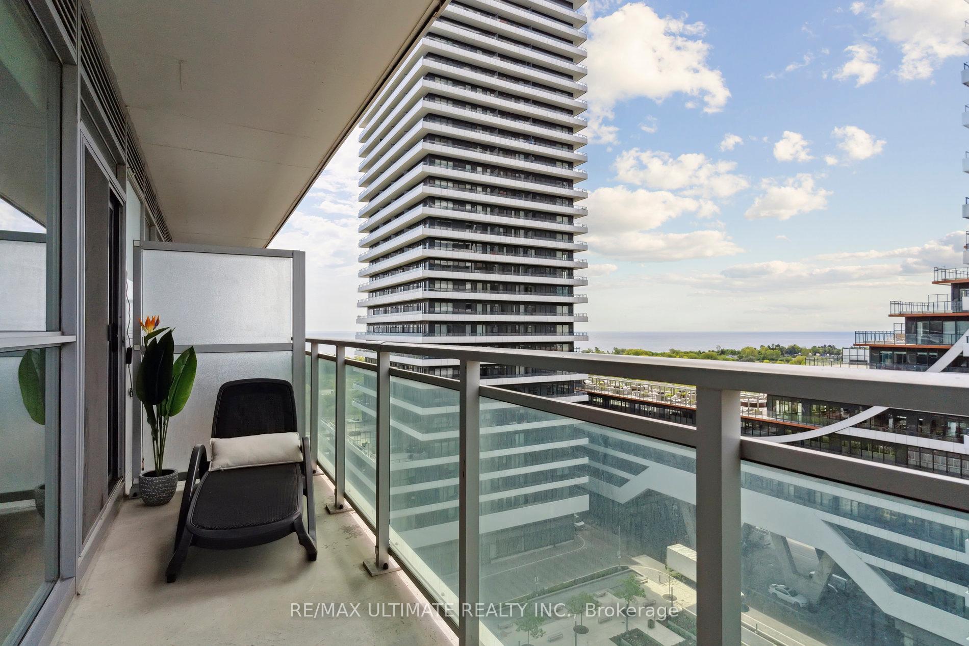 2 Bedrooms Condo at 33 Shore Breeze, Toronto For sale