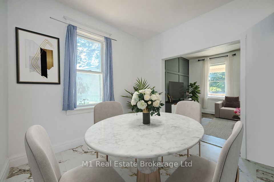 324 Edinburgh Road S