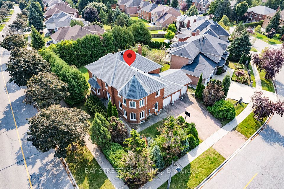 39 Alexandra Wood, Richmond Hill, ON L4B 2L1