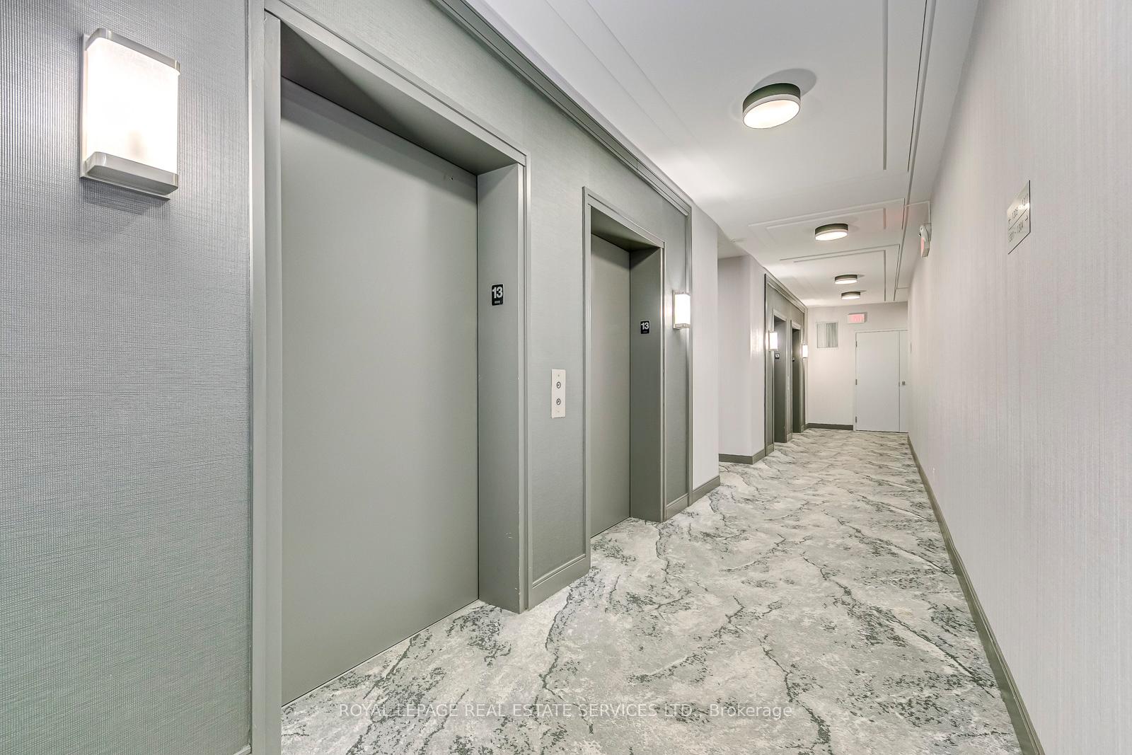 2 Bedrooms Condo at 80 Absolute, Mississauga For sale