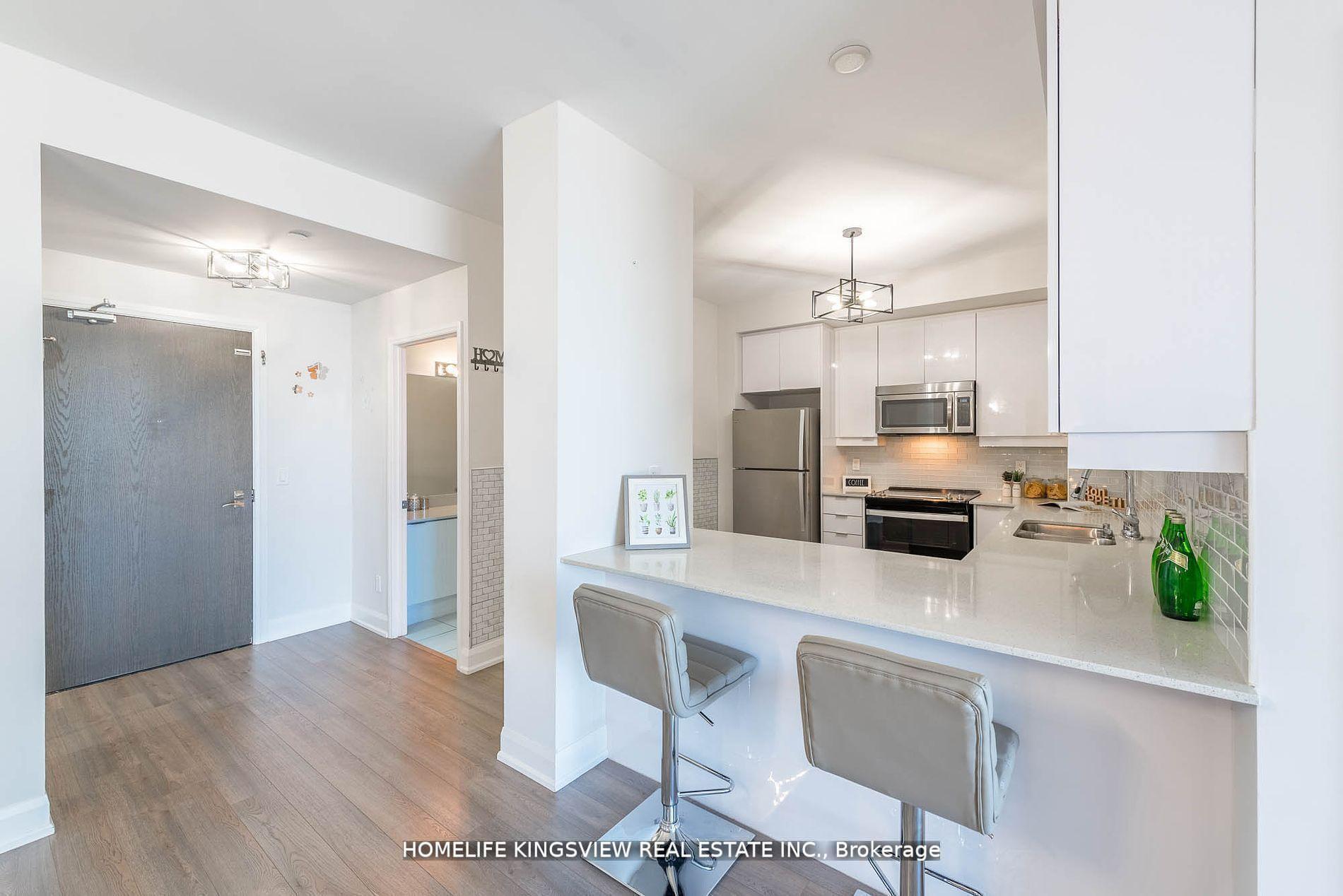 3 Bedrooms Condo at 2910 Highway 7,  Vaughan For sale