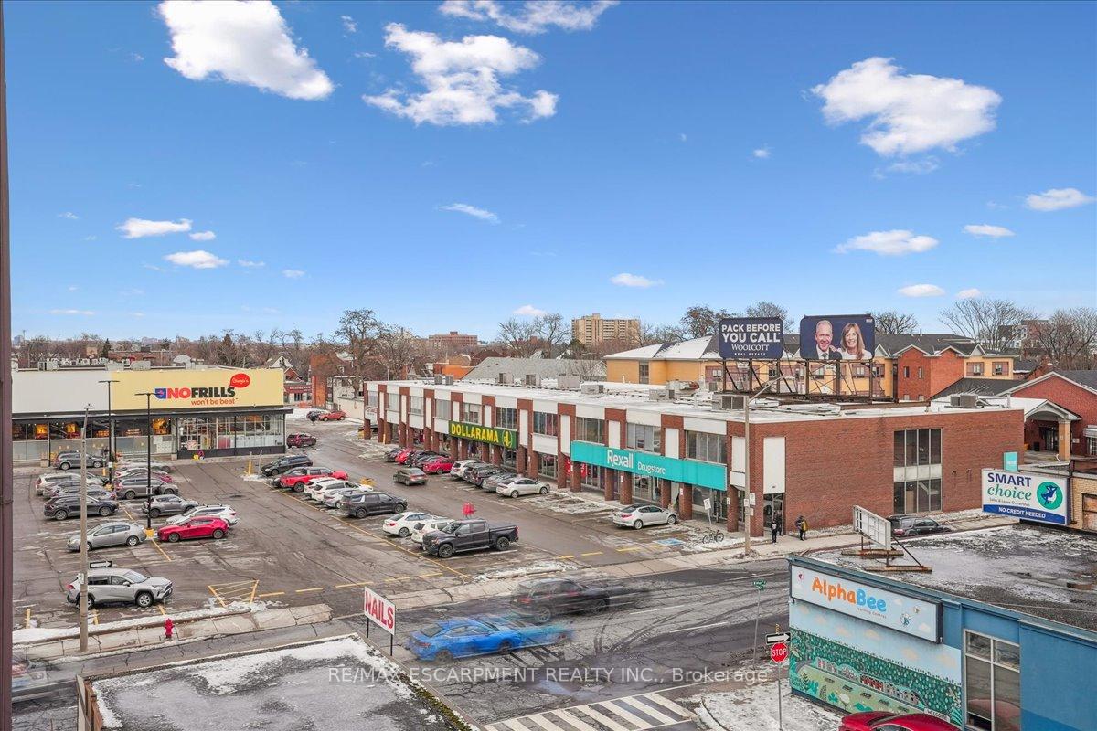 2 Bedrooms Condo at 432 Main,  Hamilton For sale