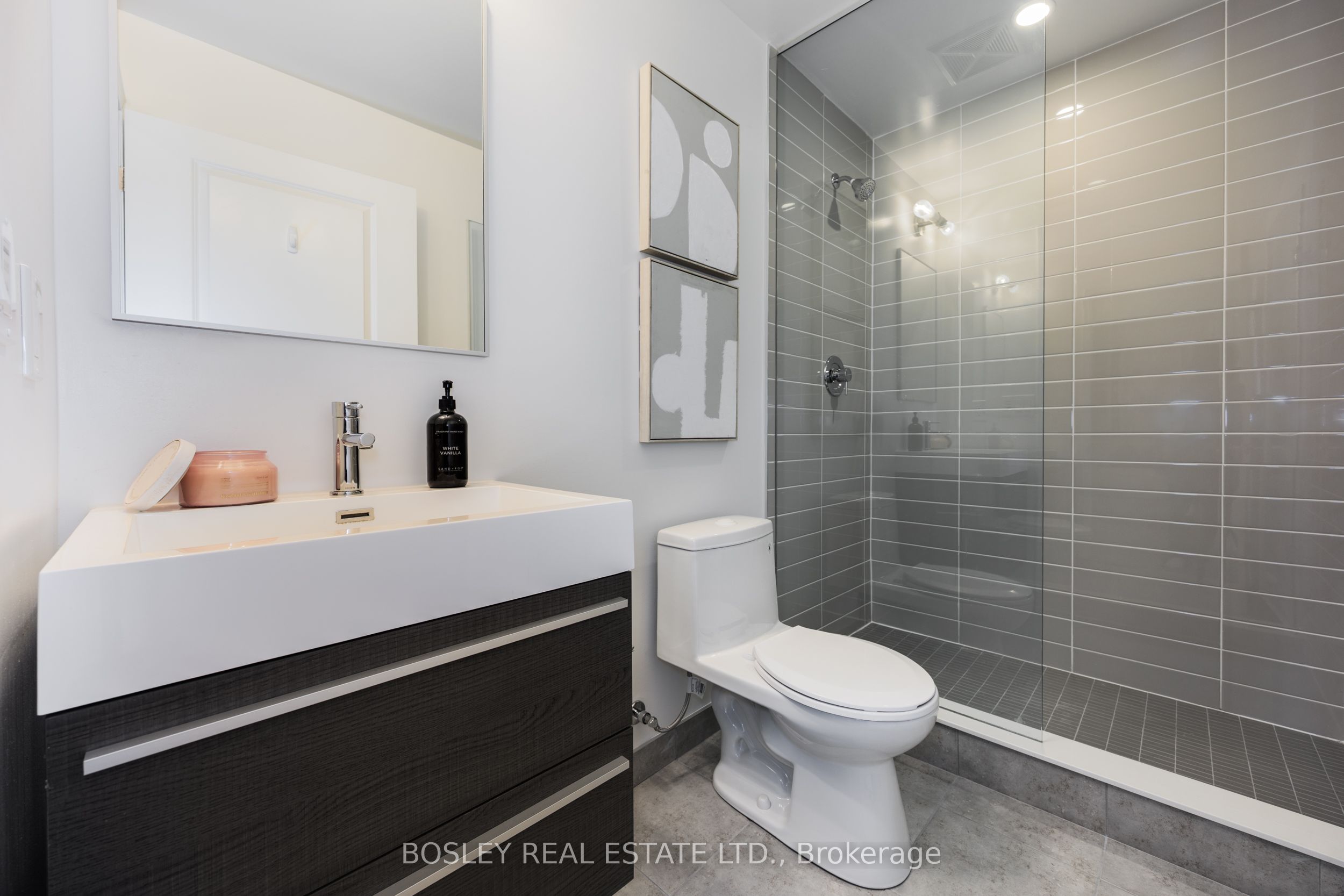 8 Rouge Valley Drive W, #908