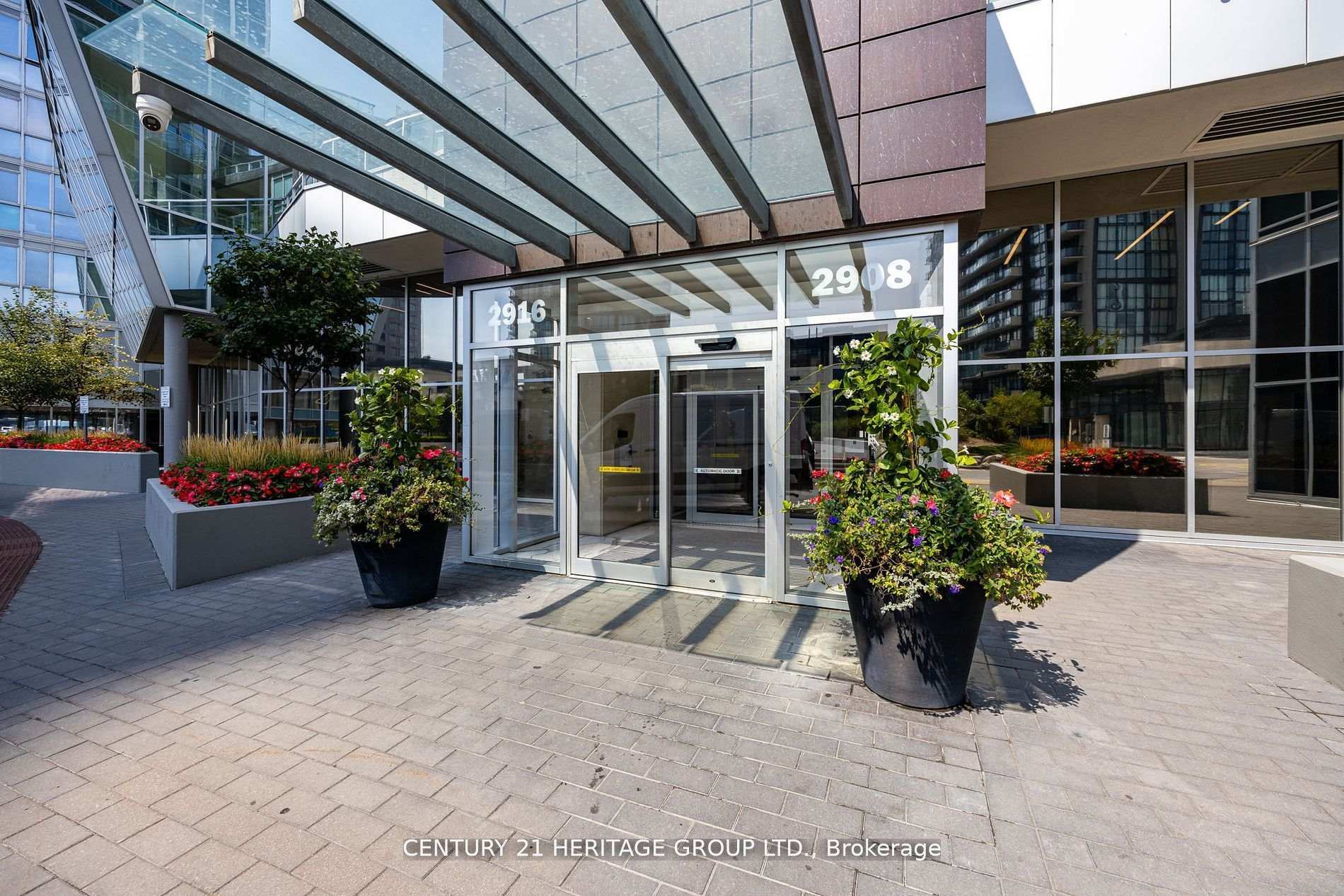 2 Bedrooms Condo at 2916 Highway 7, Vaughan For sale