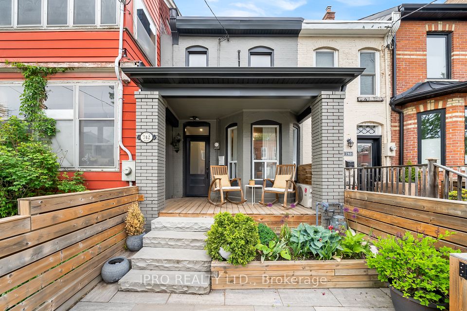 742 Richmond
