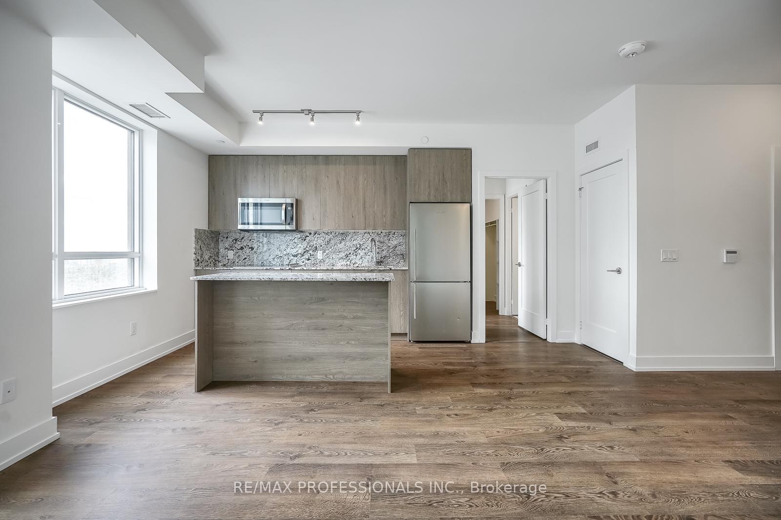 2 Bedrooms Condo at 5 Mabelle, Toronto For sale