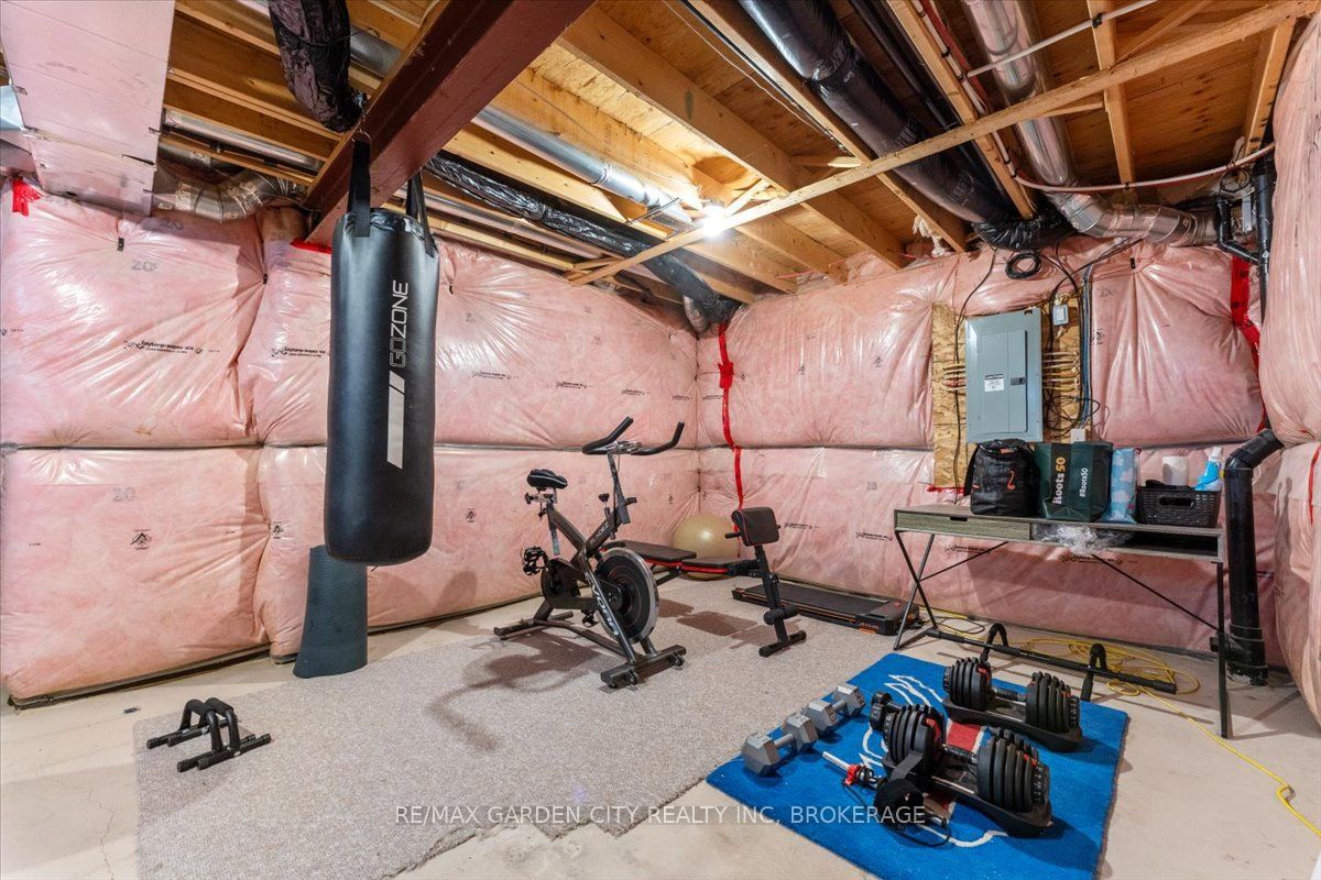 8648 DOGWOOD Crescent