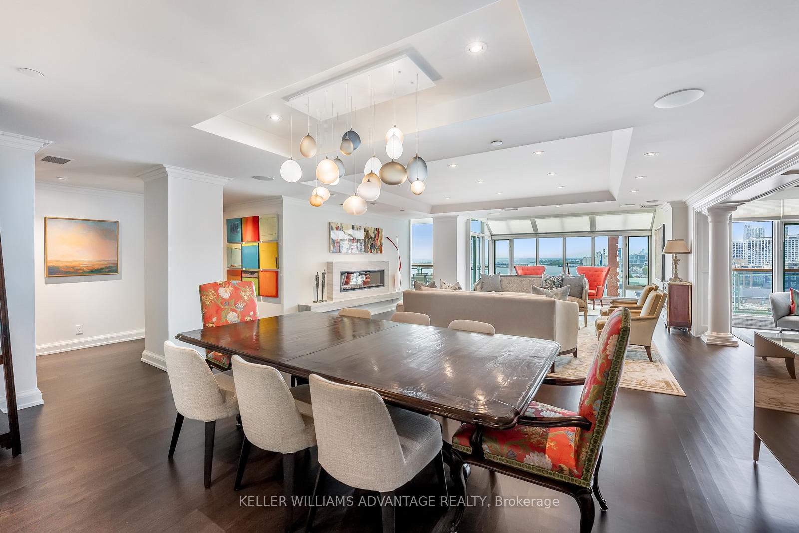 5 Bedrooms Condo at 211 Queens, Toronto For sale