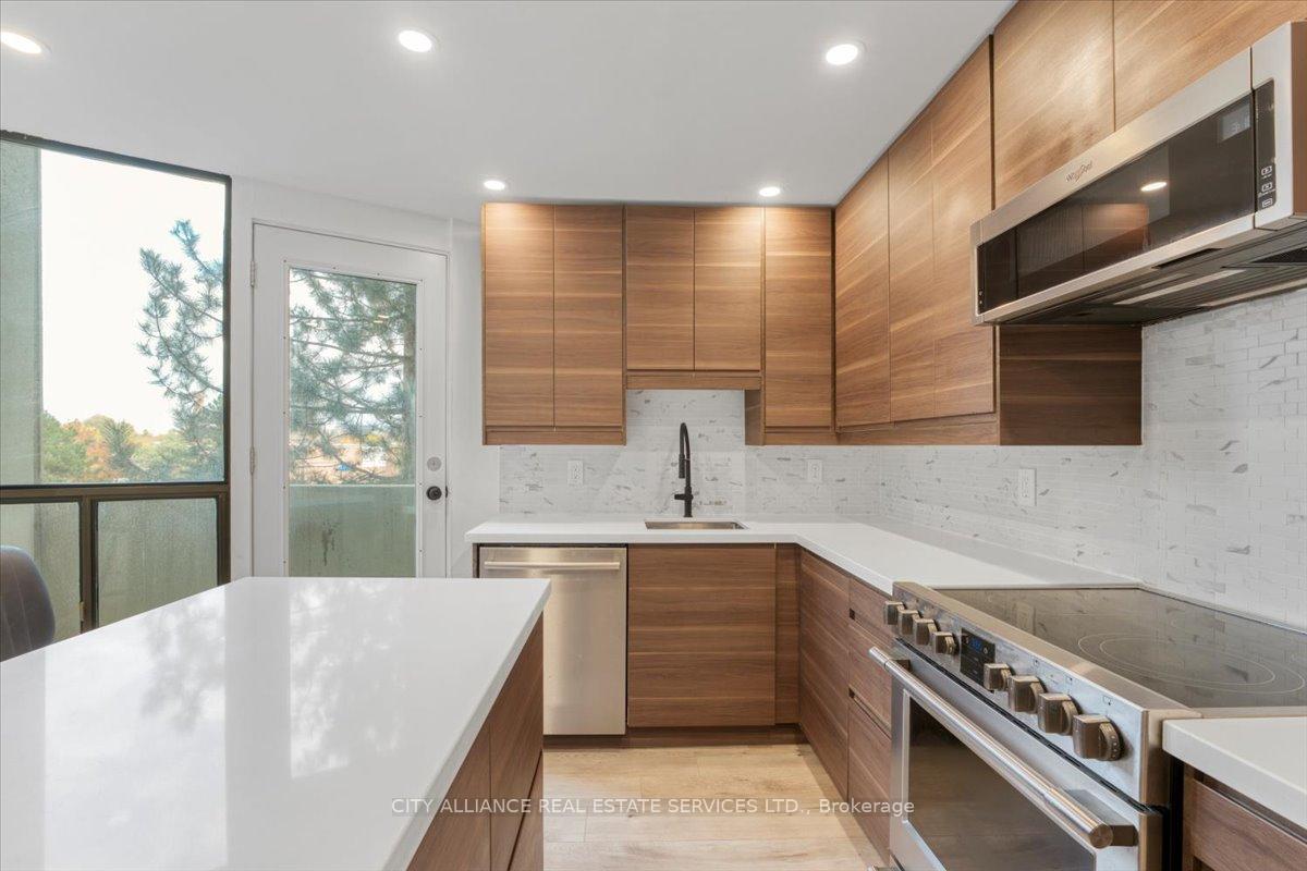 2 Bedrooms Condo at 284 Mill, Toronto For sale
