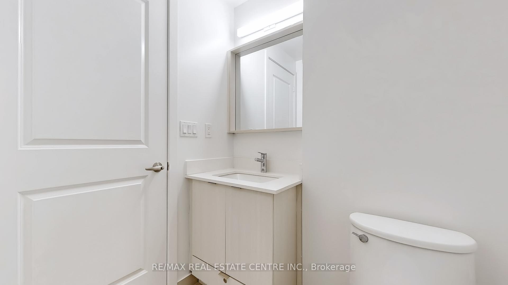 3 Bedrooms Condo at 4655 Metcalfe,  Mississauga For sale
