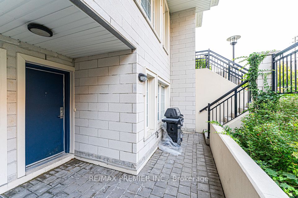 #B02 - 26 Bruce Street, Vaughan, ON L4L 1J4