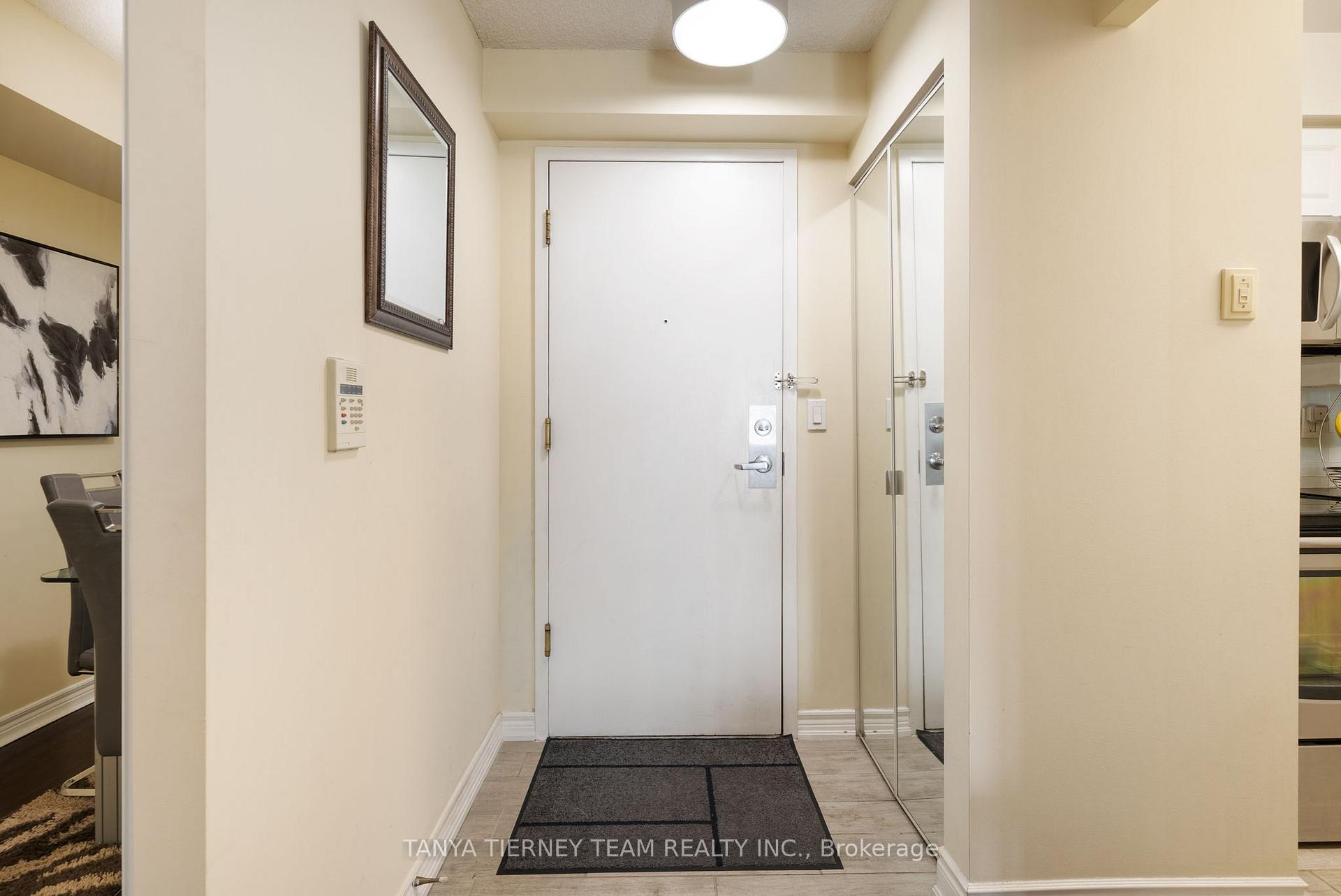 2 Bedrooms Condo at 68 Corporate, Toronto For sale