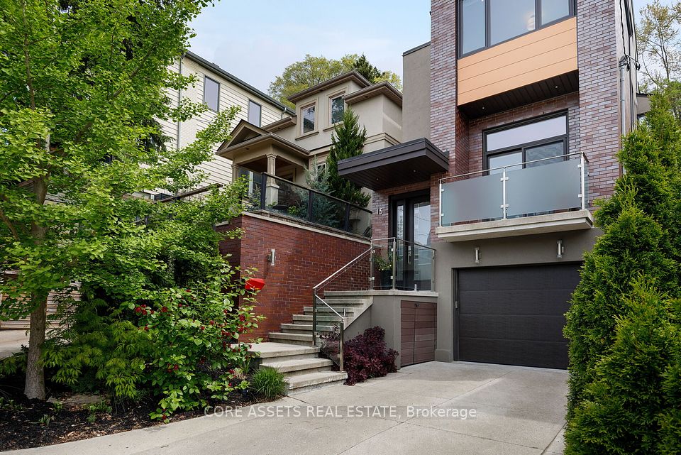 15 Beresford Avenue, Toronto, ON M6S 3A9