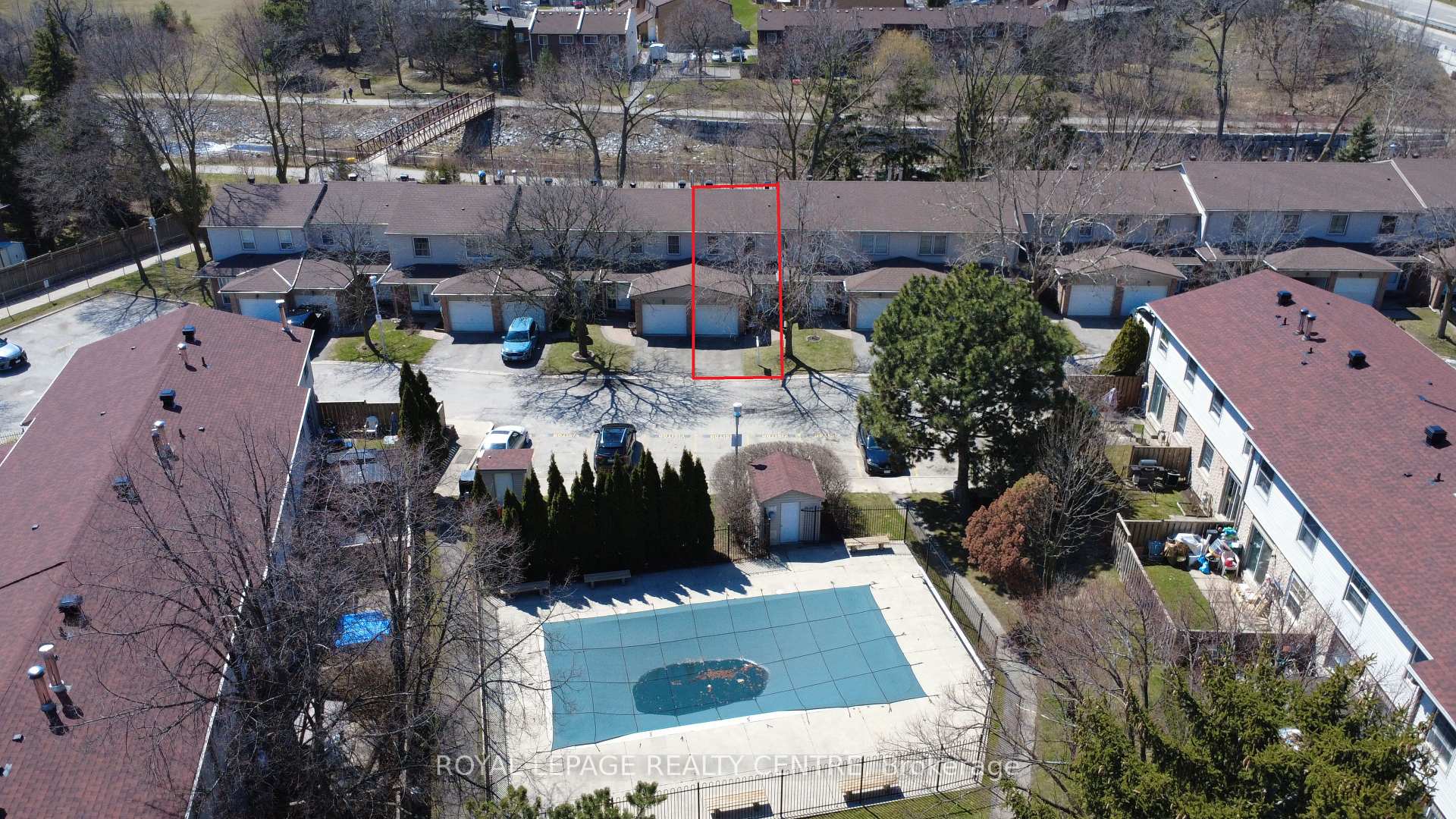 3 Bedrooms Condo at 3400 Rhonda, Mississauga For sale