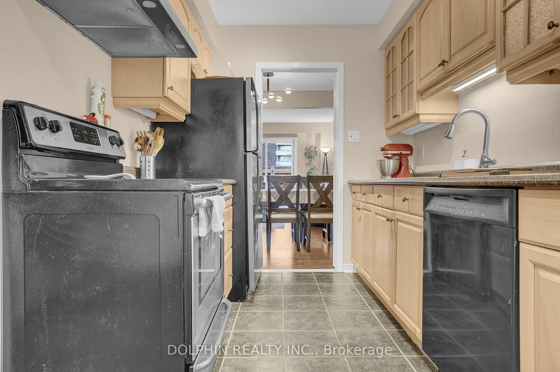 3 Bedrooms Condo at 3033 Glencrest, Burlington For sale
