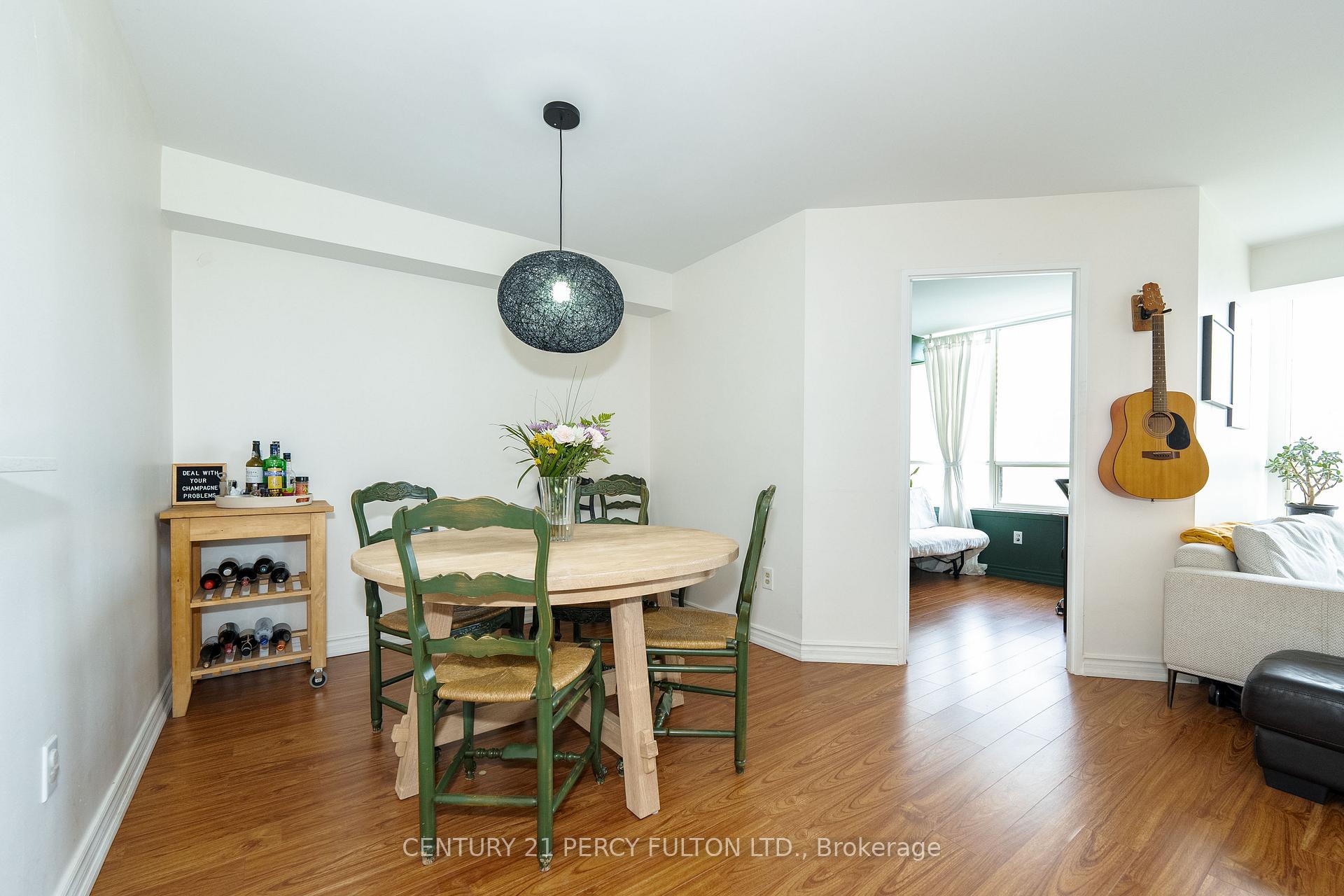 2 Bedrooms Condo at 3 Greystone Walk, Toronto For sale