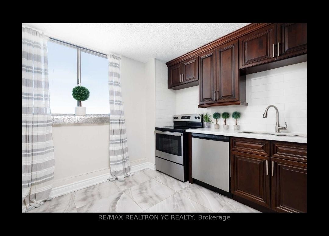 2 Bedrooms Condo at 100 Wingarden,  Toronto For sale