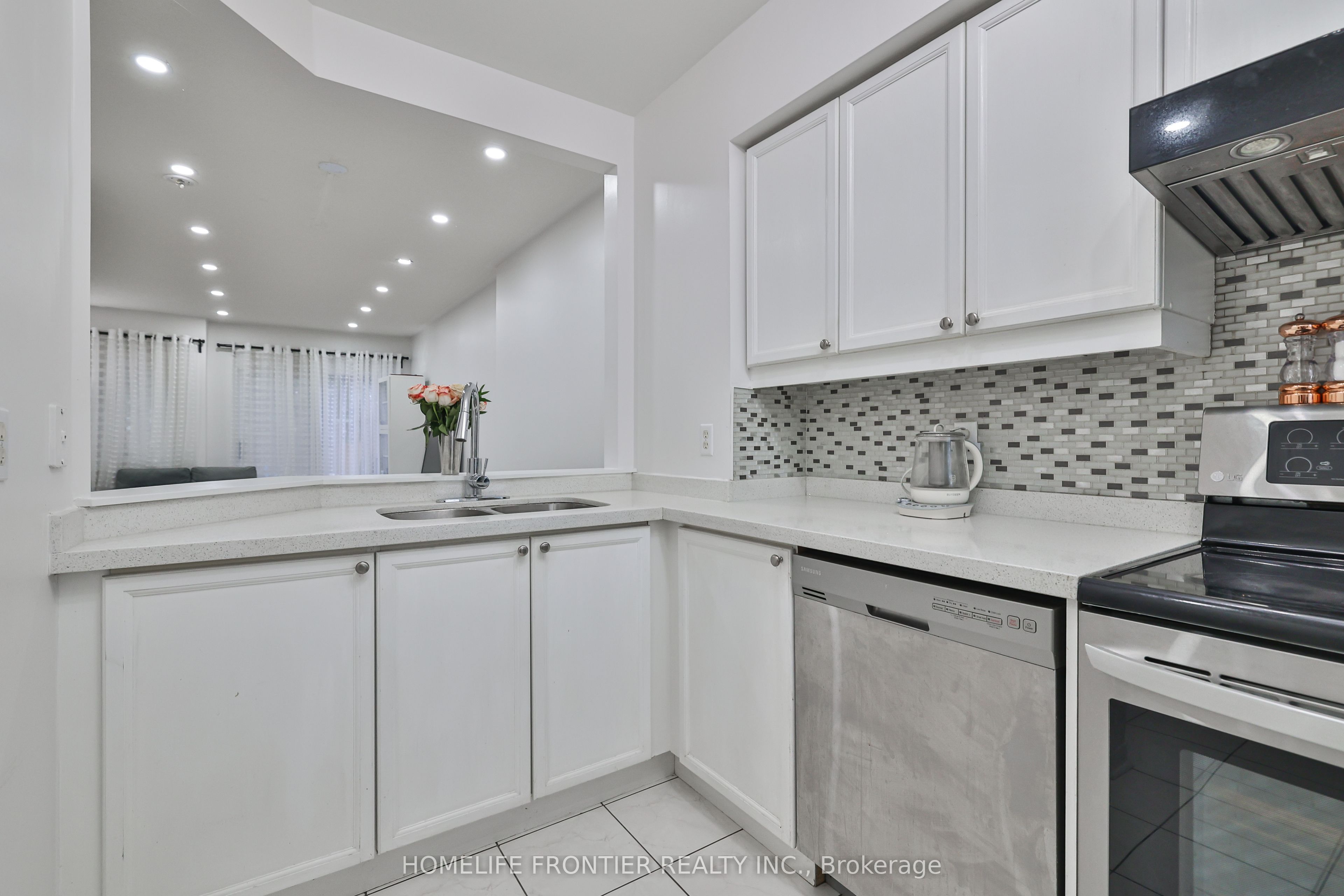 735 New Westminster Drive, #93