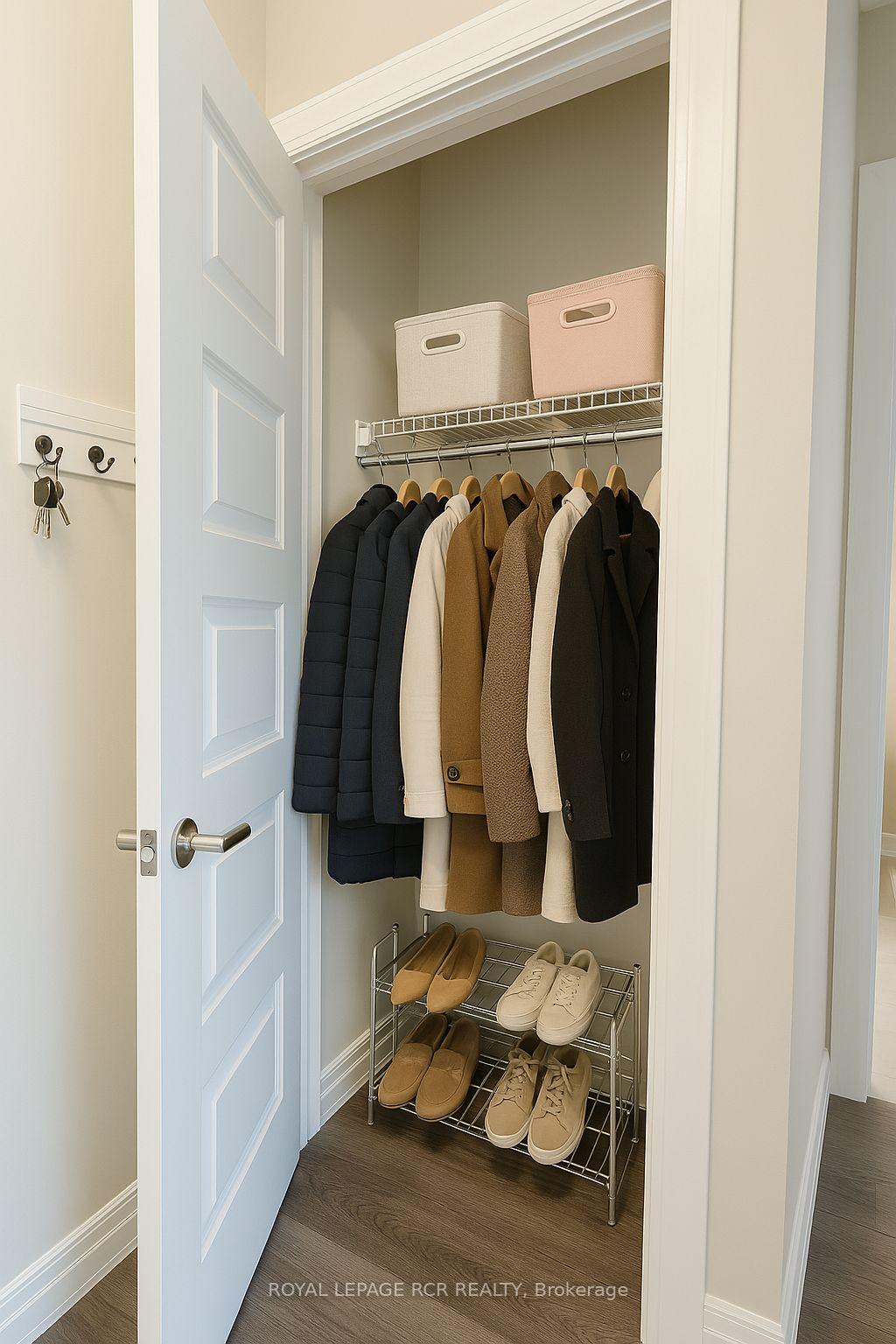 1 Bedroom Condo at 95 Dundas, Oakville For sale