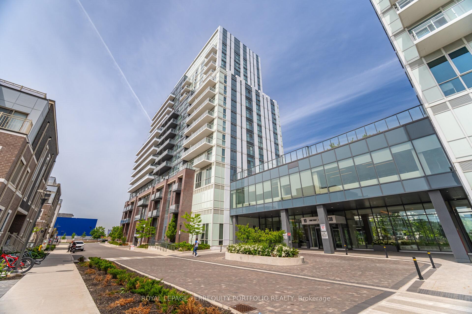 2 Bedrooms Condo at 10 Honeycrisp, Vaughan For sale