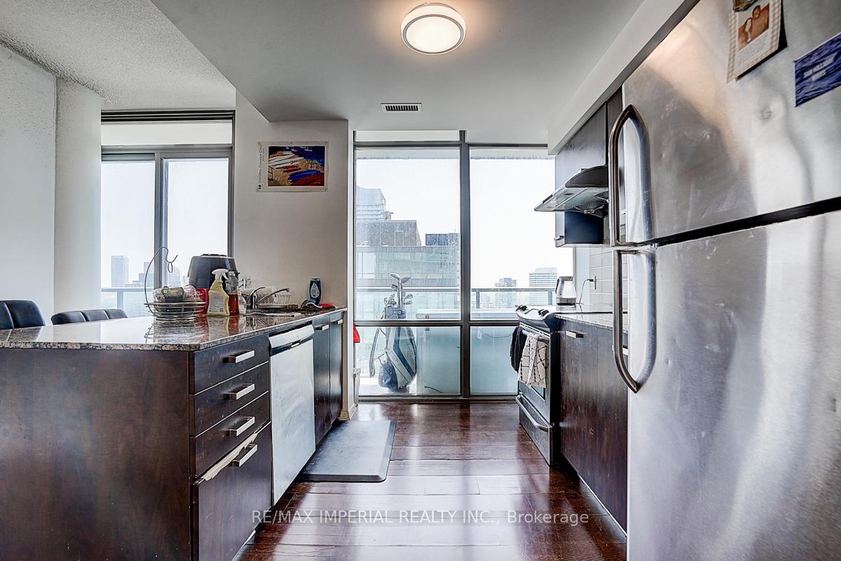 4 Bedrooms Condo at 832 Bay, Toronto For sale