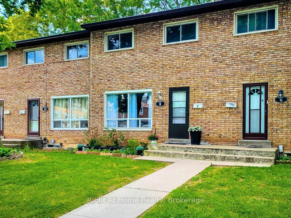 3 Bedrooms Condo at 8 Glenburn, Hamilton For sale