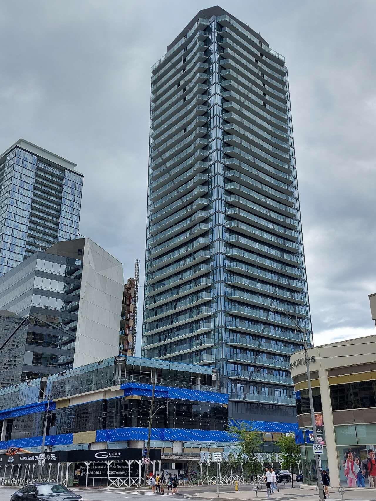15 Ellerslie Avenue, #904
