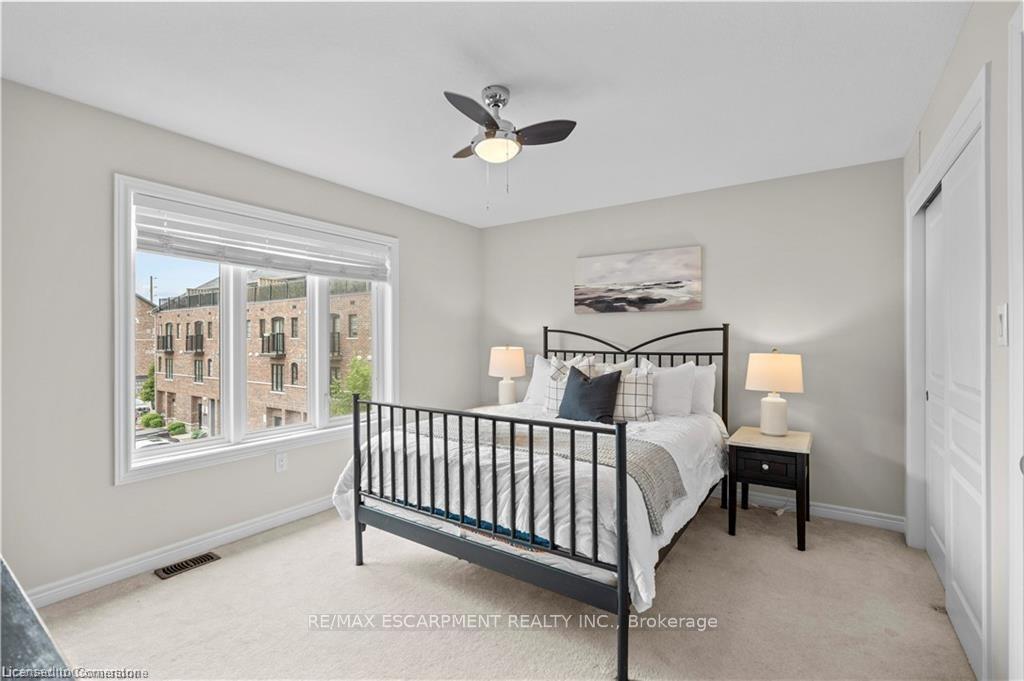 3 Bedrooms Condo at 215 Dundas, Hamilton For sale