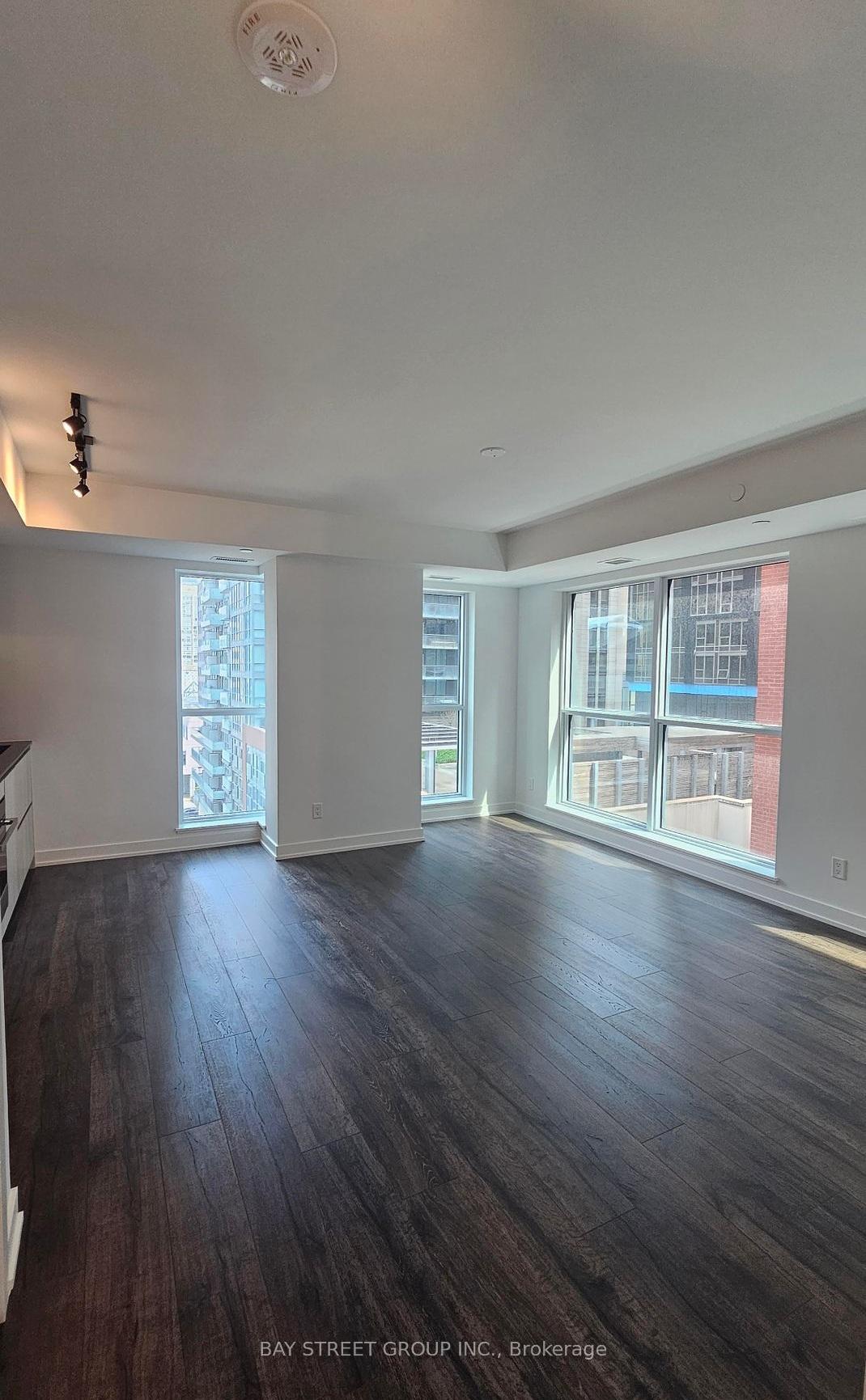 1 Bedroom Condo at 327 King, Toronto For sale
