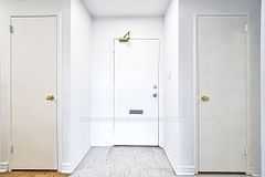 2000 Sheppard Avenue W 411
