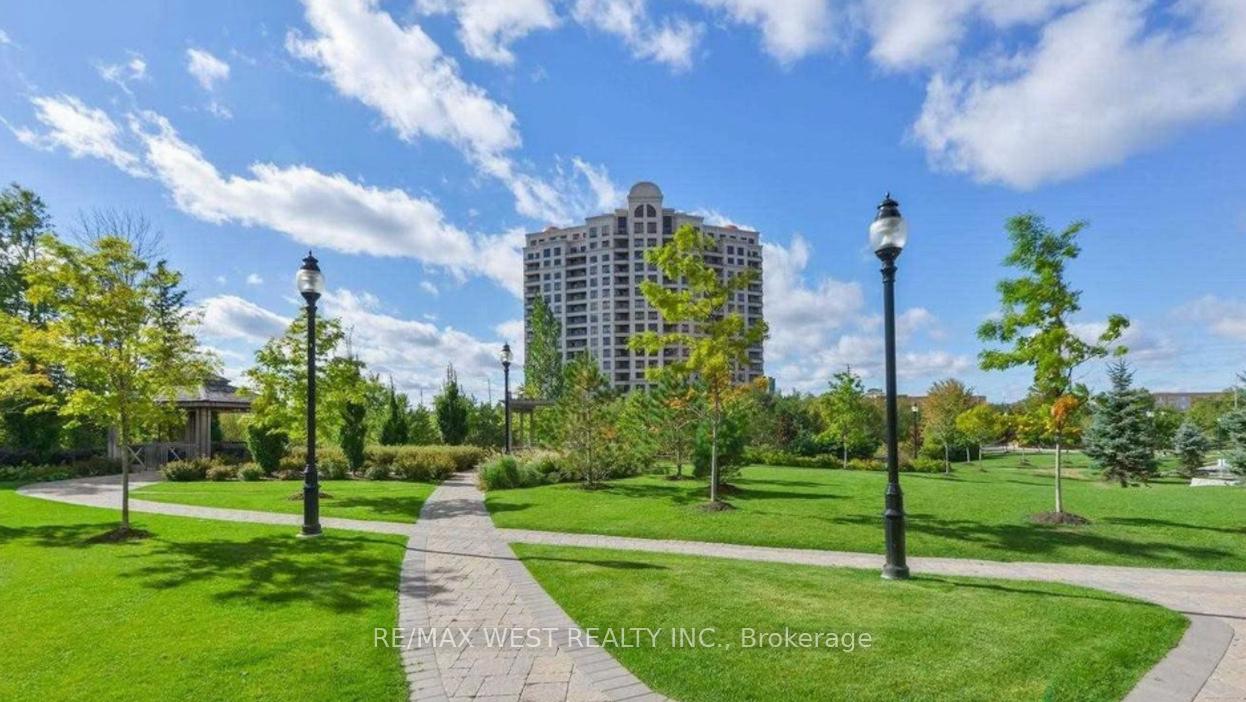2 Bedrooms Condo at 9235 Jane, Vaughan For sale