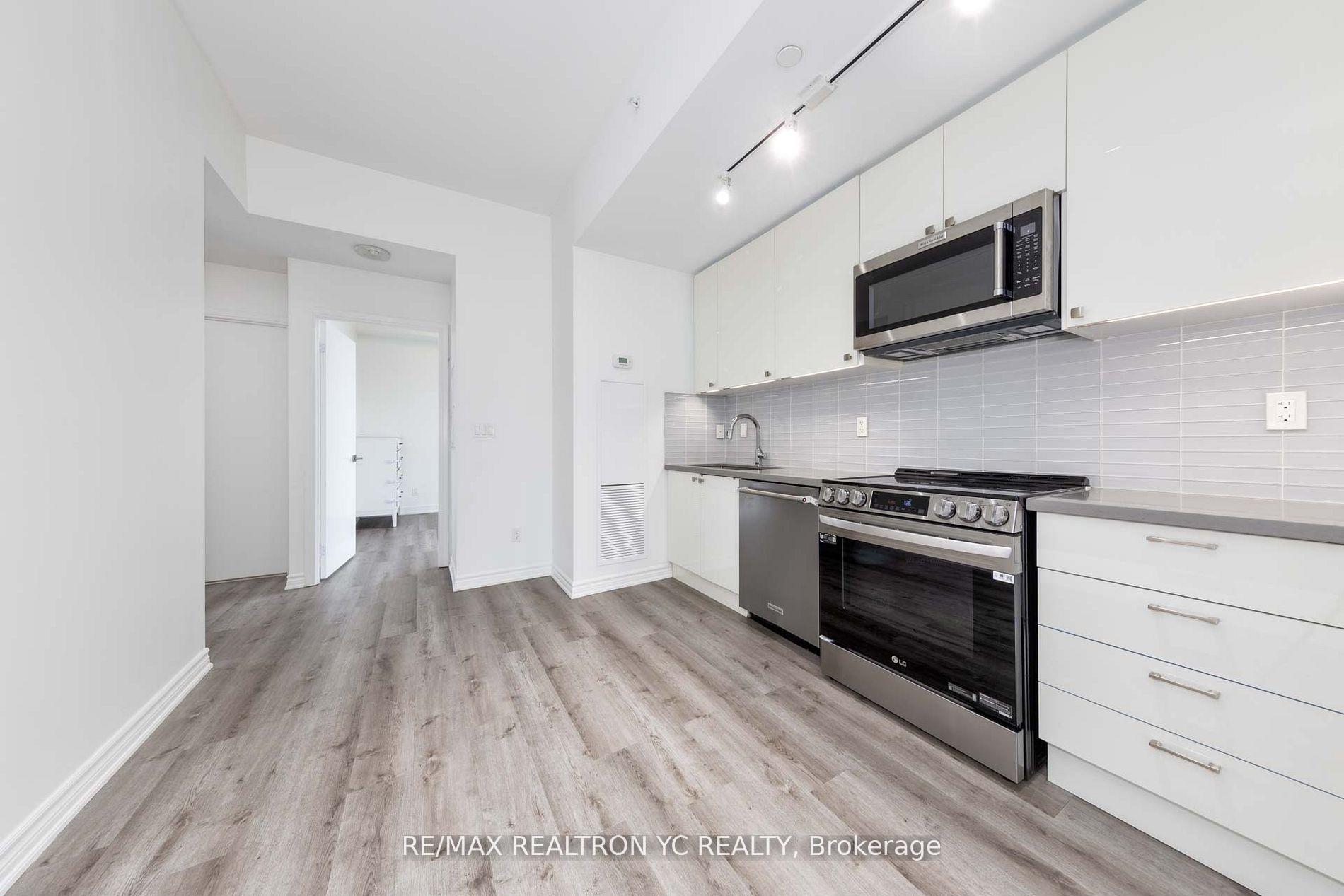 2 Bedrooms Condo at 621 Sheppard, Toronto For sale
